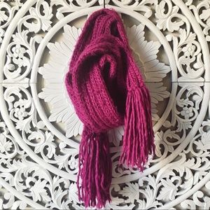 Fusha knit scarf